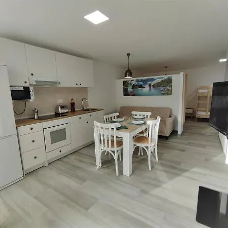 Playa De Covachos 1 3*