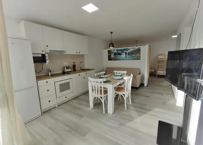 Playa De Covachos 1 3*